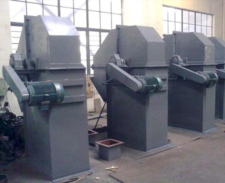 鋼芯鬥式（shì）提升機