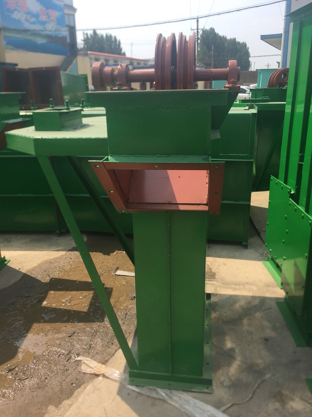 鬥式提升機現場圖