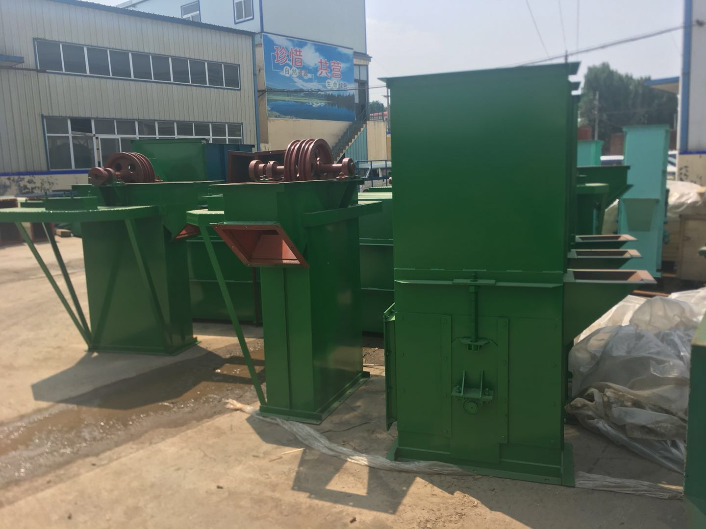 環鏈鬥式提升（shēng）機出廠圖