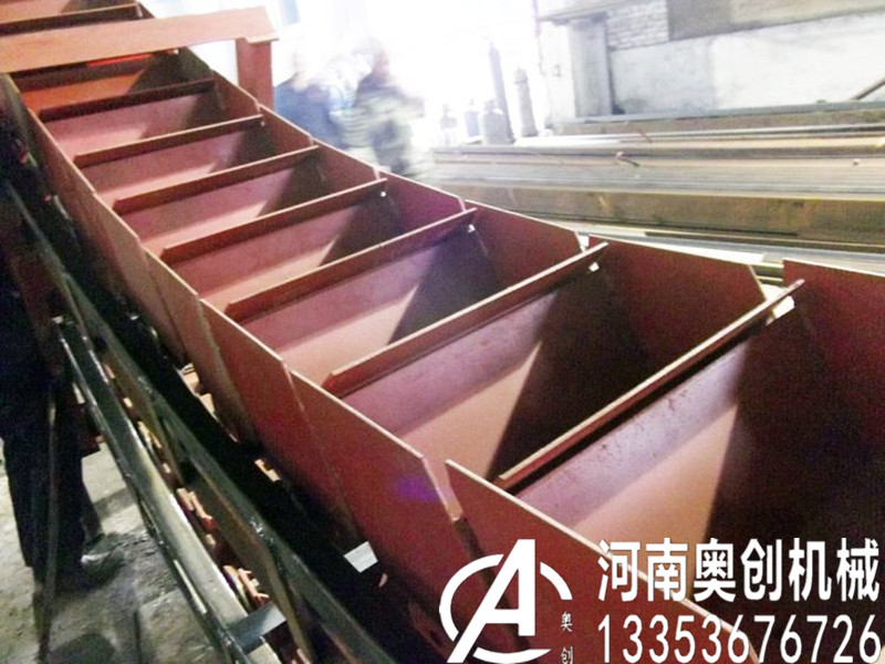 大角度鏈鬥式輸送機圖紙及特點