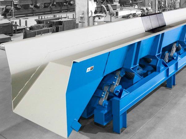 耐高（gāo）溫長（zhǎng）距離振動輸送機詳細介紹