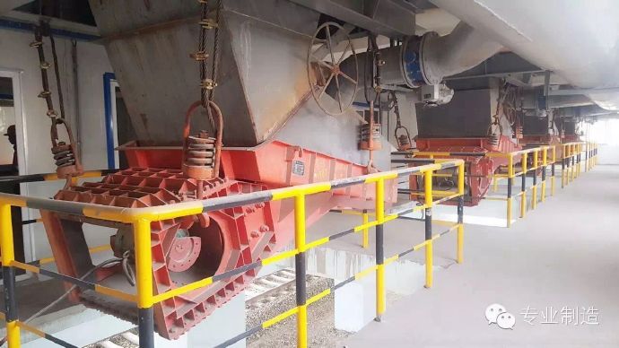 雙質（zhì）體振動給料機吊裝式