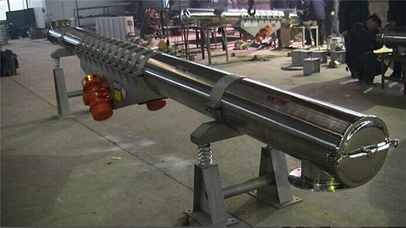 新型（xíng）不鏽鋼管式振動輸送機