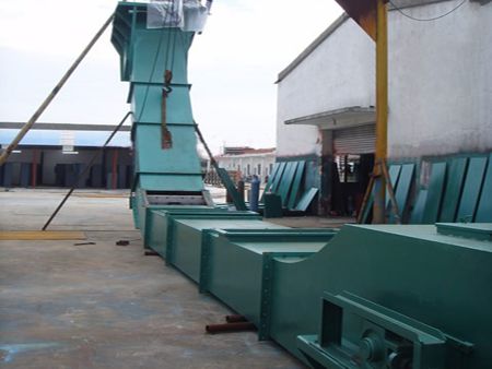 大型（xíng）埋刮板輸送機廠家展示