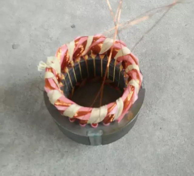 振動(dòng)電機線圈展(zhǎn)示(shì) 振動電(diàn)機線圈展示