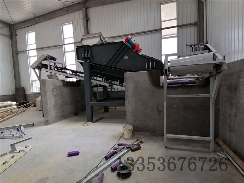 垃圾處（chù）理線篩分輸送設備安裝現場3