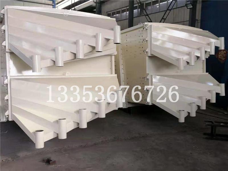 不（bú）同種類的（de）耐火材料使用方形搖擺篩的優勢在（zài）哪裏？6