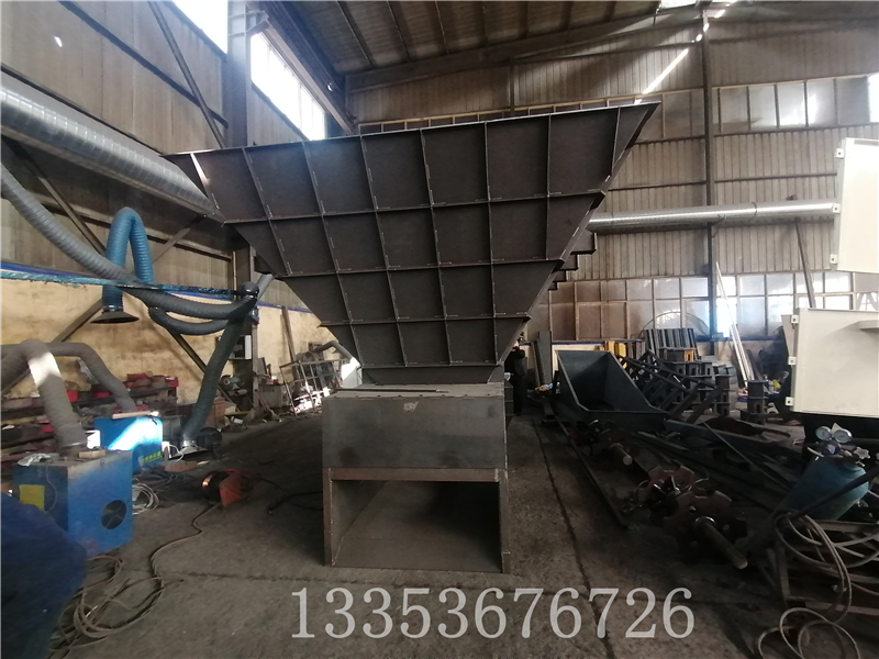 礦（kuàng）石（shí）整車卸料重型高強度板式喂料機帶配套料倉