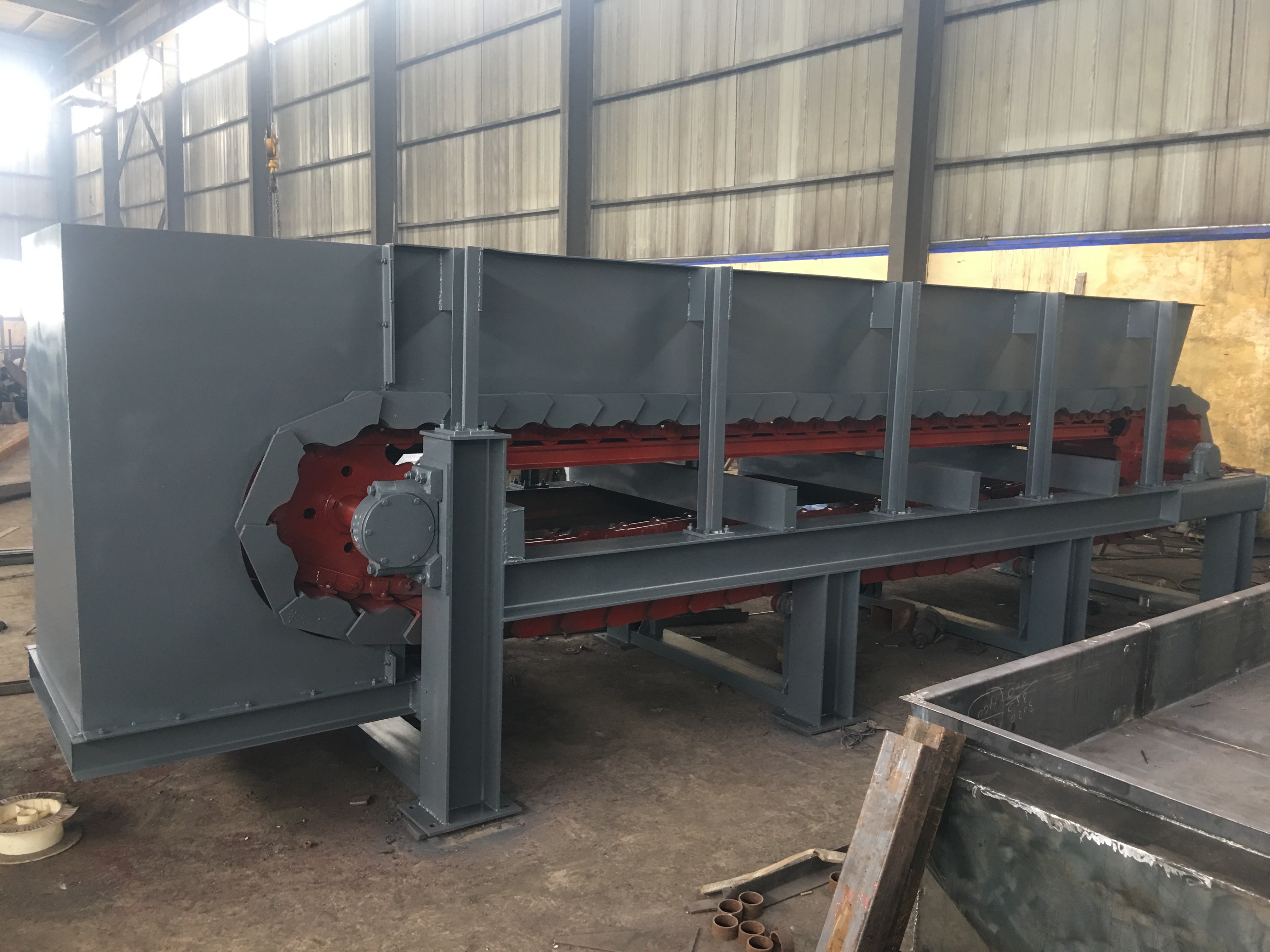 鏈（liàn）板輸送（sòng）機生產廠家展示（shì）現貨