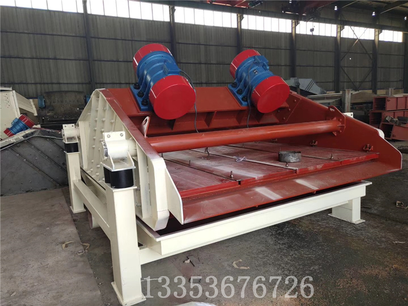 砂石料（liào）廠水洗砂（shā）直線脫水篩在使用時（shí）我們要注意哪（nǎ）些？1